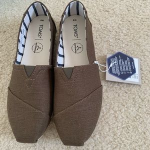 NWT TOMS